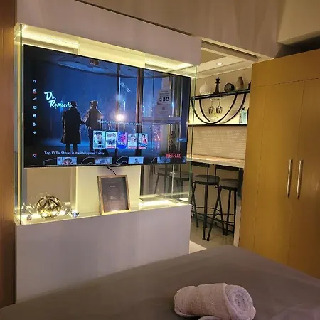 Uptown Parksuites Tower 1 At Bgc - Staycations Up Above 12